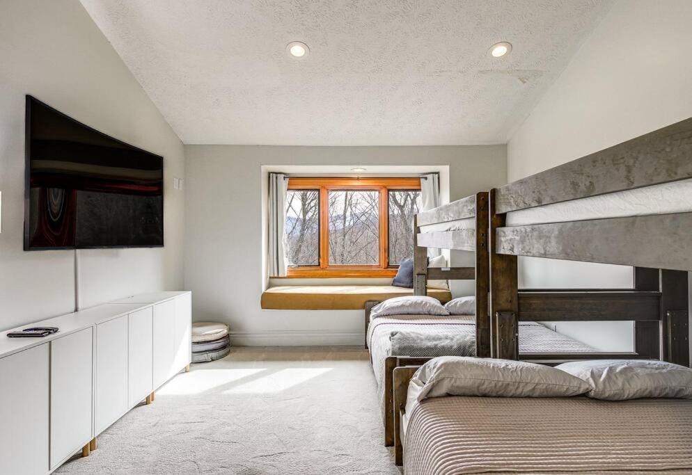 Villa Lux Retro Getaway W/ Ober & Smoky Mtn Views! à Gatlinburg Extérieur photo