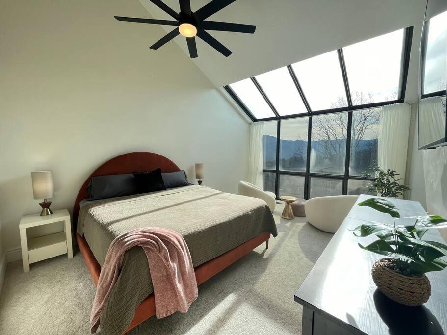 Villa Lux Retro Getaway W/ Ober & Smoky Mtn Views! à Gatlinburg Extérieur photo