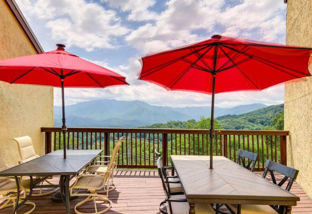Villa Lux Retro Getaway W/ Ober & Smoky Mtn Views! à Gatlinburg Extérieur photo
